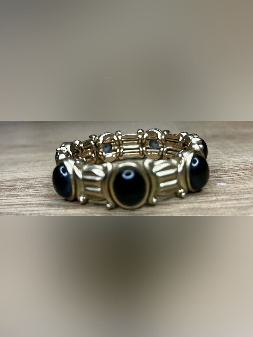 Vintage Silver-Tone Stretch Link Bracelet with Black Cabochon Stones